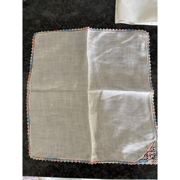 2 Vintage Embroidered Linen Handkerchiefs With Pink & Blue Crochet Lace Edging - Picture 4 of 8